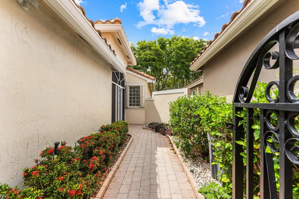 7398 Granville Avenue Boynton Beach FL 33437