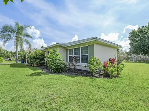1826 38th Avenue Vero Beach FL 32960