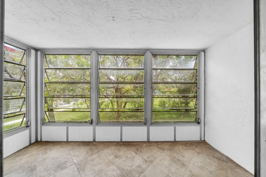 3099 NW 48th Avenue Lauderdale Lakes FL 33313