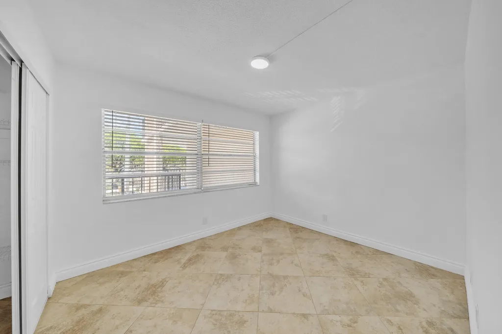 3099 NW 48th Avenue Lauderdale Lakes FL 33313