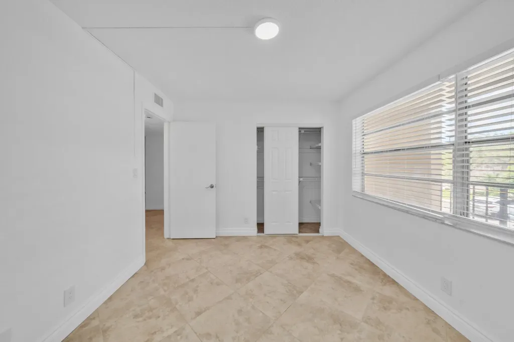 3099 NW 48th Avenue Lauderdale Lakes FL 33313