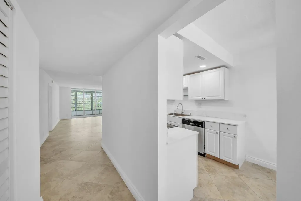 3099 NW 48th Avenue Lauderdale Lakes FL 33313