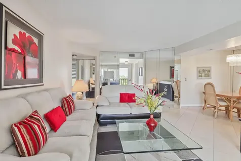 3951 Via Poinciana Greenacres FL 33467