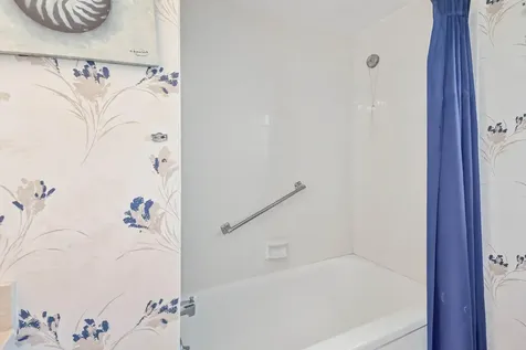 3951 Via Poinciana Greenacres FL 33467