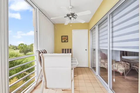 3951 Via Poinciana Greenacres FL 33467