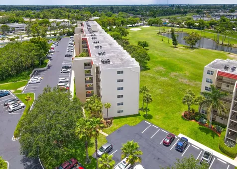 3951 Via Poinciana Greenacres FL 33467