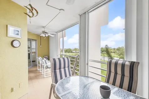 3951 Via Poinciana Greenacres FL 33467