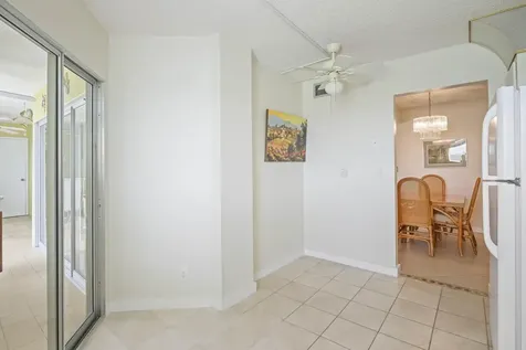 3951 Via Poinciana Greenacres FL 33467