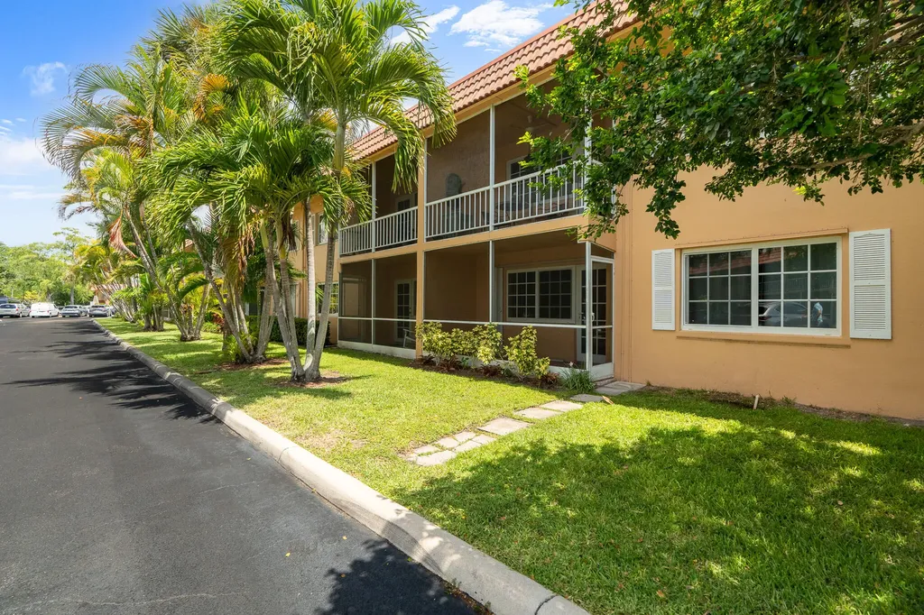1940 NE 2nd Avenue Wilton Manors FL 33305