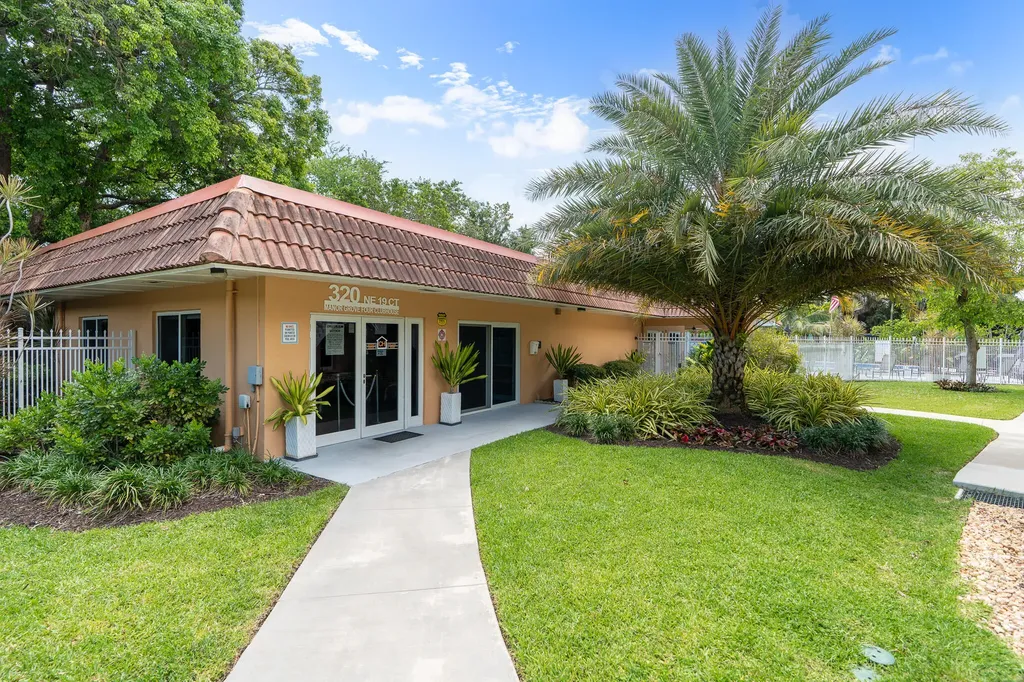 1940 NE 2nd Avenue Wilton Manors FL 33305