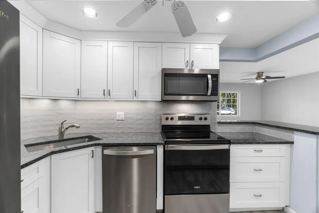 1940 NE 2nd Avenue Wilton Manors FL 33305
