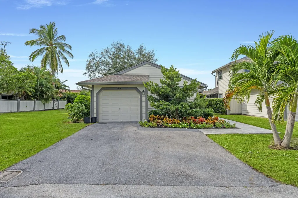 2474 Bedford Mews Drive Wellington FL 33414