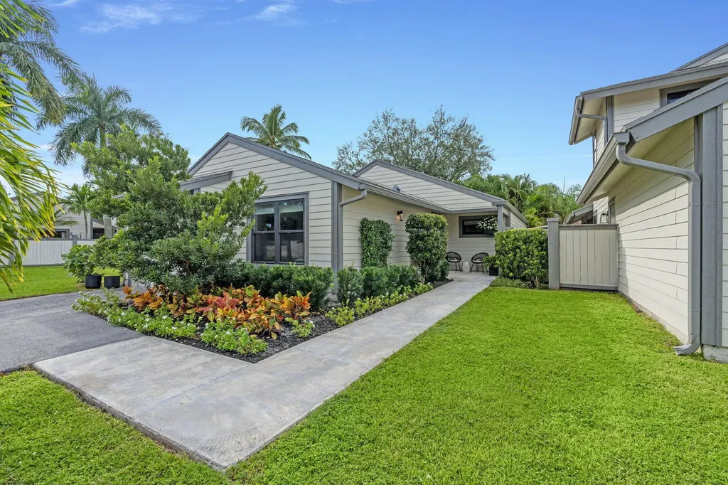 2474 Bedford Mews Drive Wellington FL 33414