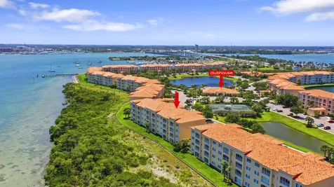 26 Harbour Isle Drive W Fort Pierce FL 34949
