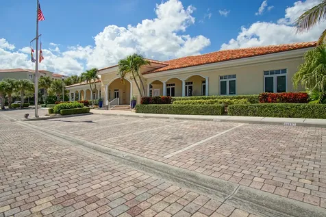26 Harbour Isle Drive W Fort Pierce FL 34949