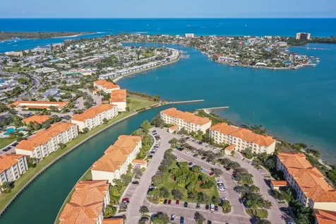 26 Harbour Isle Drive W Fort Pierce FL 34949