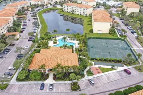 26 Harbour Isle Drive W Fort Pierce FL 34949