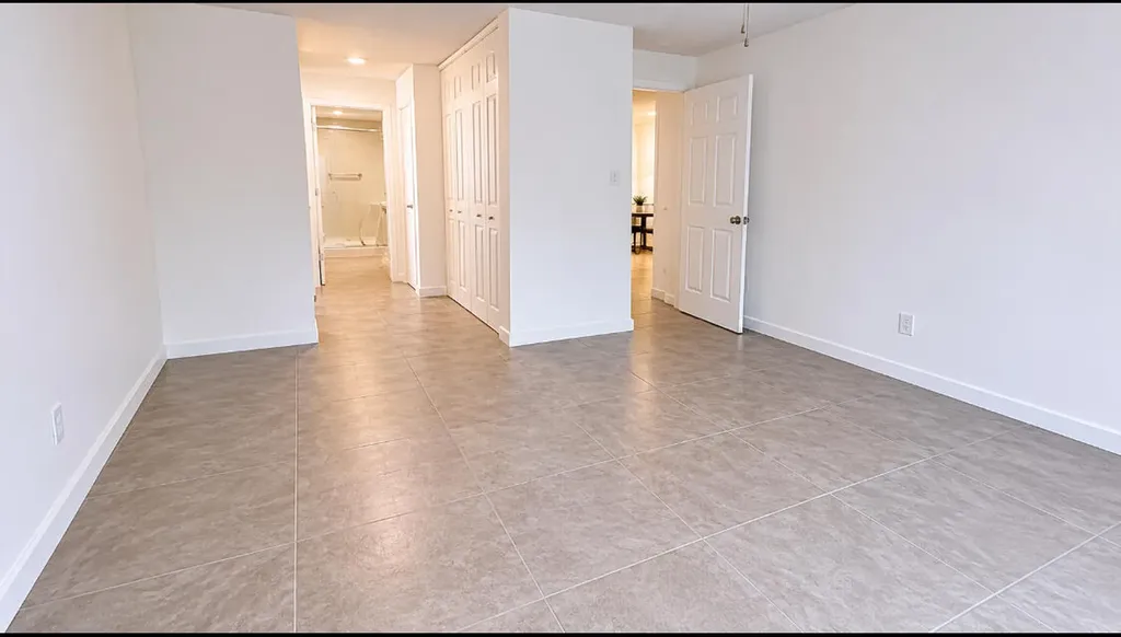 3740 Inverrary Drive Lauderhill FL 33319