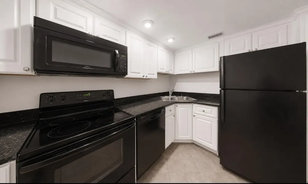 3740 Inverrary Drive Lauderhill FL 33319