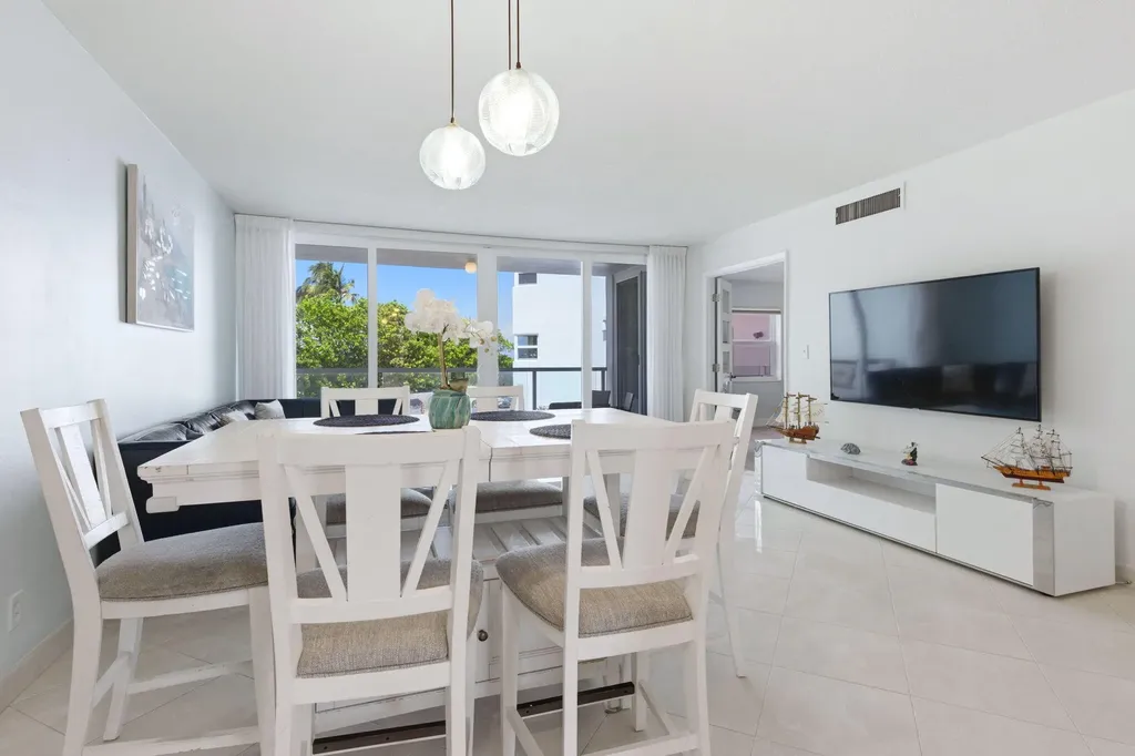 1057 Hillsboro Hillsboro Beach FL 33062