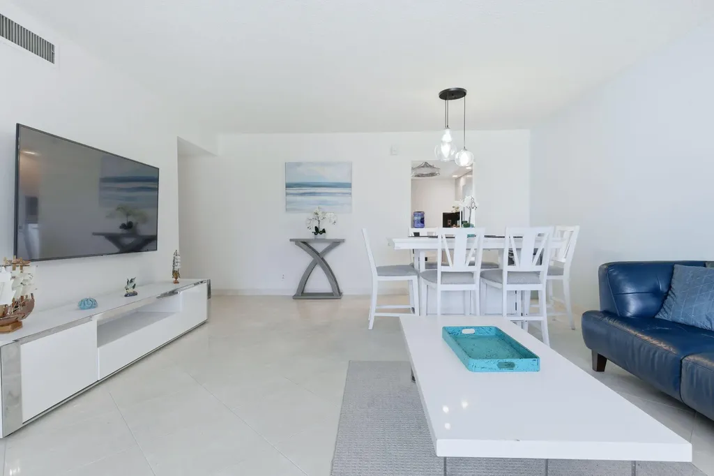 1057 Hillsboro Hillsboro Beach FL 33062