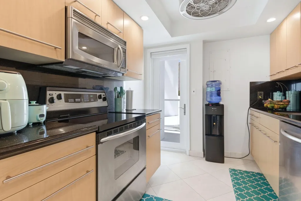 1057 Hillsboro Hillsboro Beach FL 33062