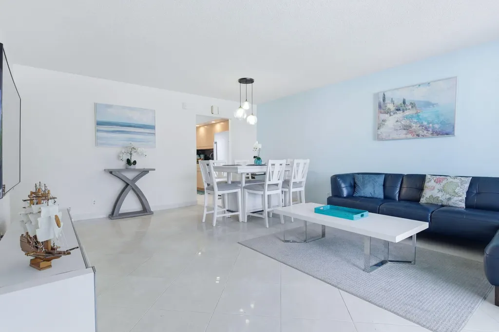 1057 Hillsboro Hillsboro Beach FL 33062