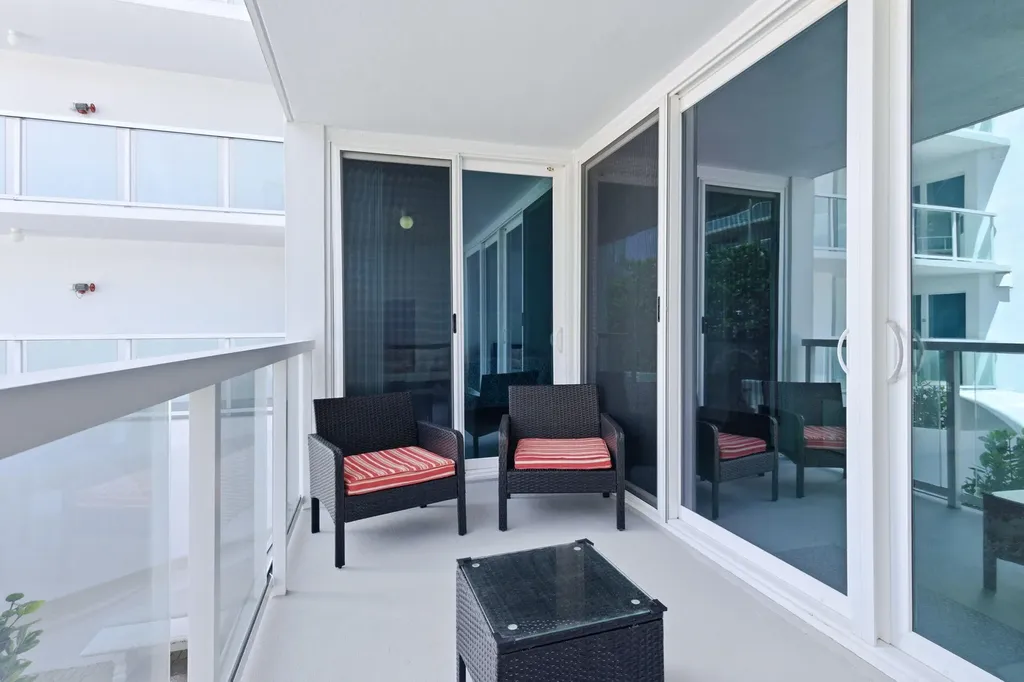 1057 Hillsboro Hillsboro Beach FL 33062