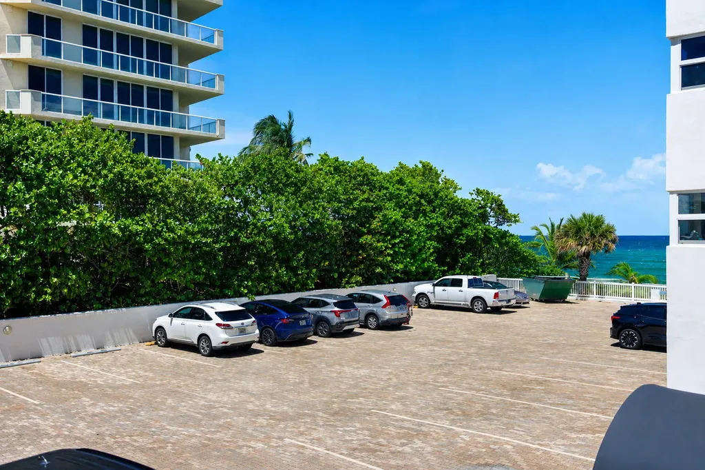 1057 Hillsboro Hillsboro Beach FL 33062