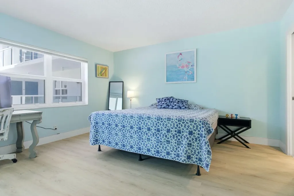 1057 Hillsboro Hillsboro Beach FL 33062
