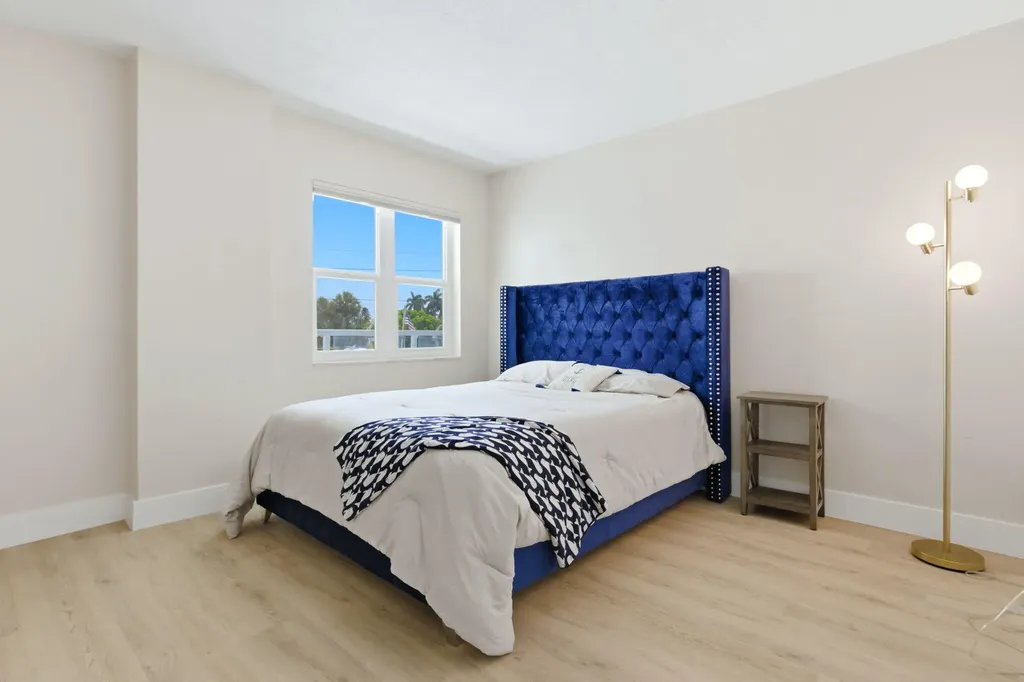 1057 Hillsboro Hillsboro Beach FL 33062