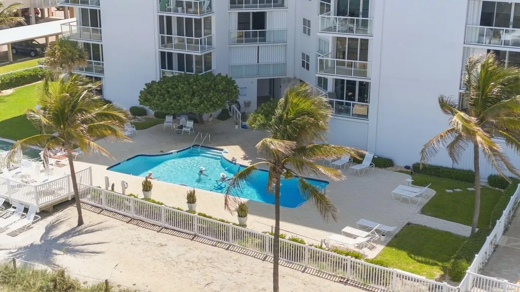 1057 Hillsboro Hillsboro Beach FL 33062