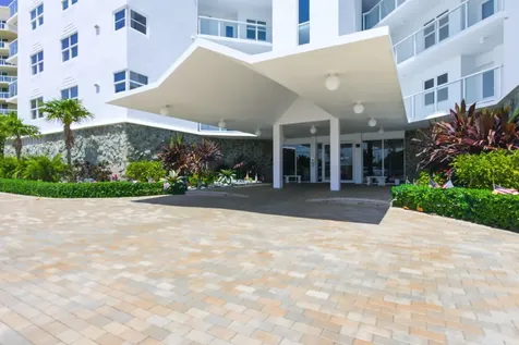 1057 Hillsboro Hillsboro Beach FL 33062