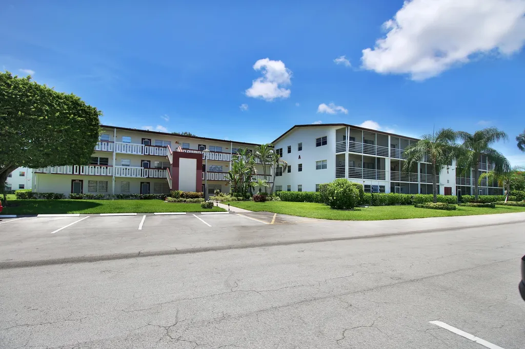 17 Fanshaw A Boca Raton FL 33434