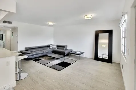 17 Fanshaw A Boca Raton FL 33434