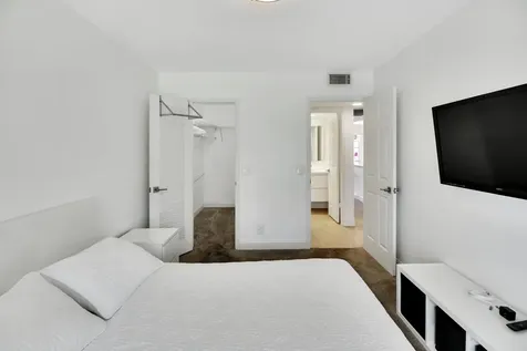 17 Fanshaw A Boca Raton FL 33434