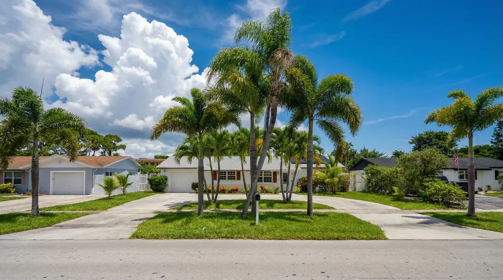 428 Alemeda Drive Palm Springs FL 33461