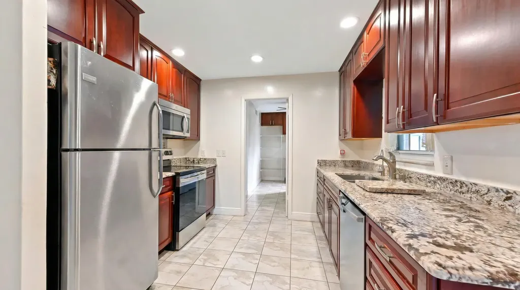 428 Alemeda Drive Palm Springs FL 33461