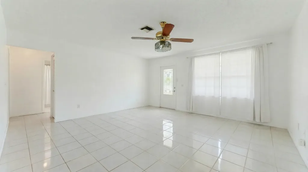 428 Alemeda Drive Palm Springs FL 33461