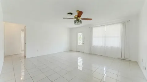 428 Alemeda Drive Palm Springs FL 33461