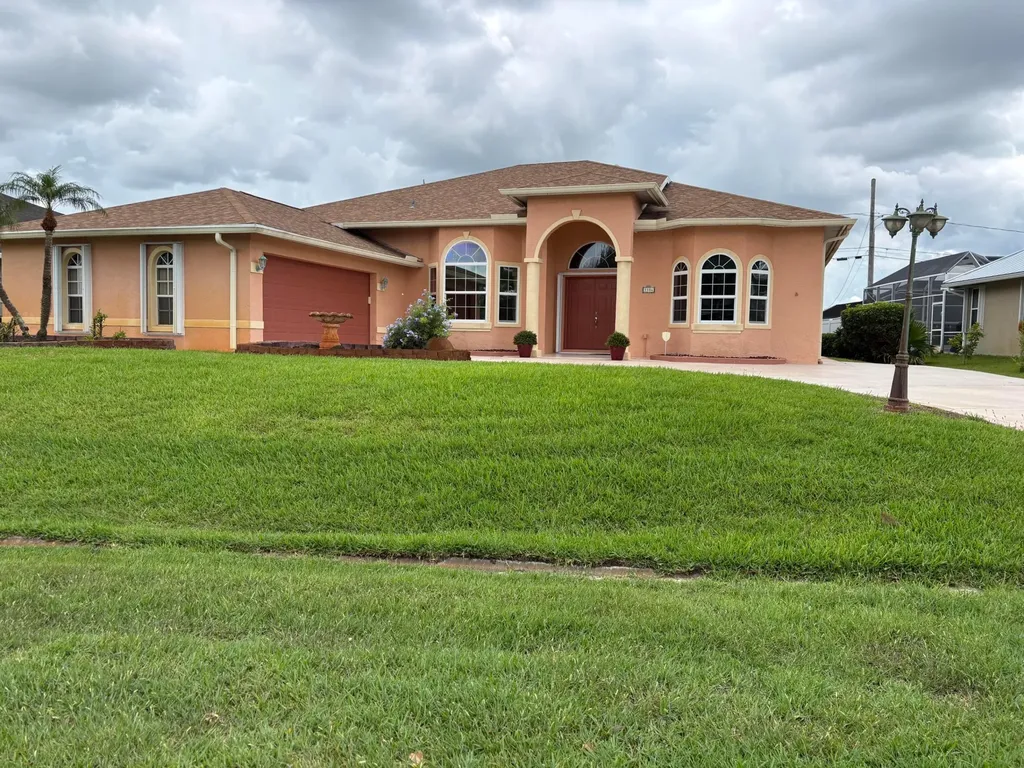 3306 SE Ford Lane SE Port St Lucie FL 34984