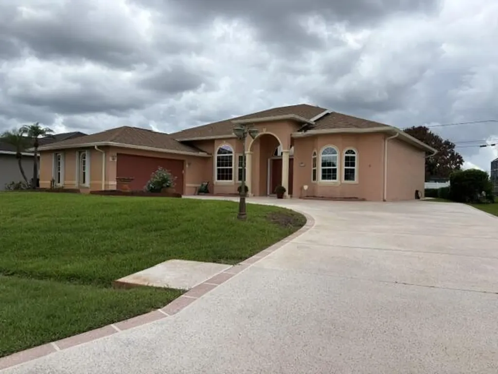 3306 SE Ford Lane SE Port St Lucie FL 34984