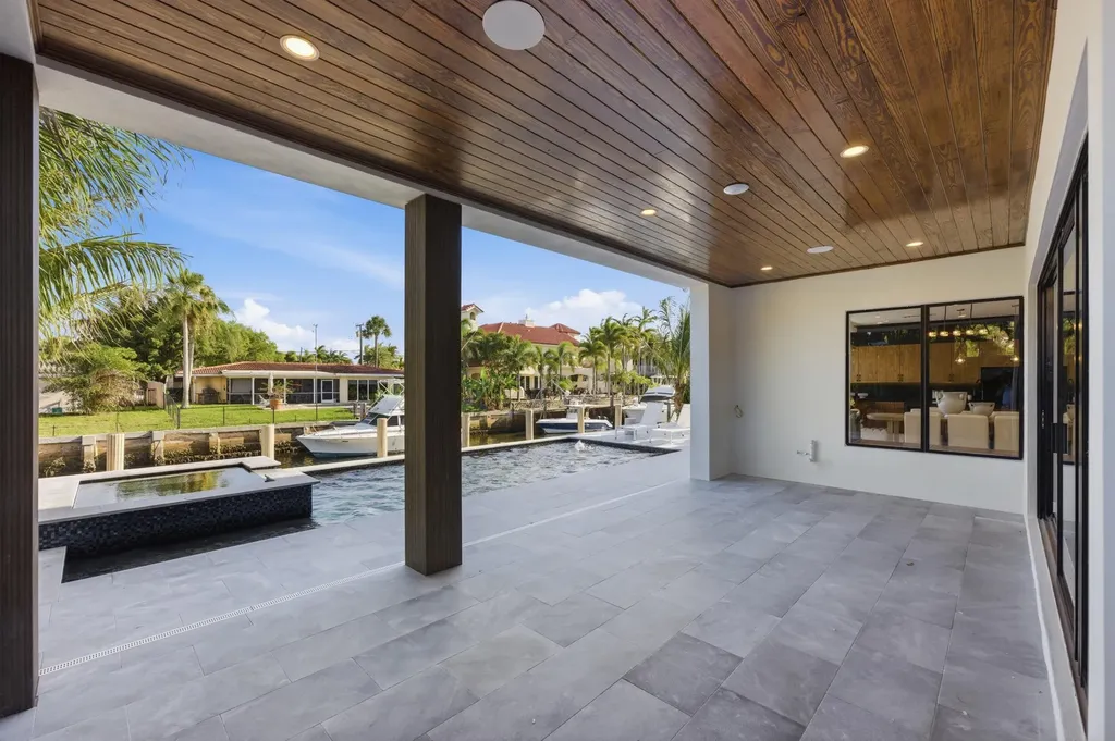 2360 NE 49th Street Lighthouse Point FL 33064