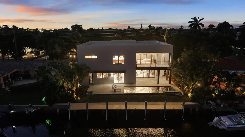 2360 NE 49th Street Lighthouse Point FL 33064