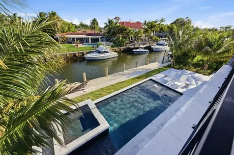 2360 NE 49th Street Lighthouse Point FL 33064