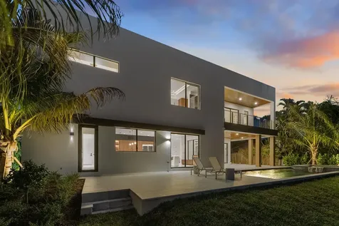 2360 NE 49th Street Lighthouse Point FL 33064
