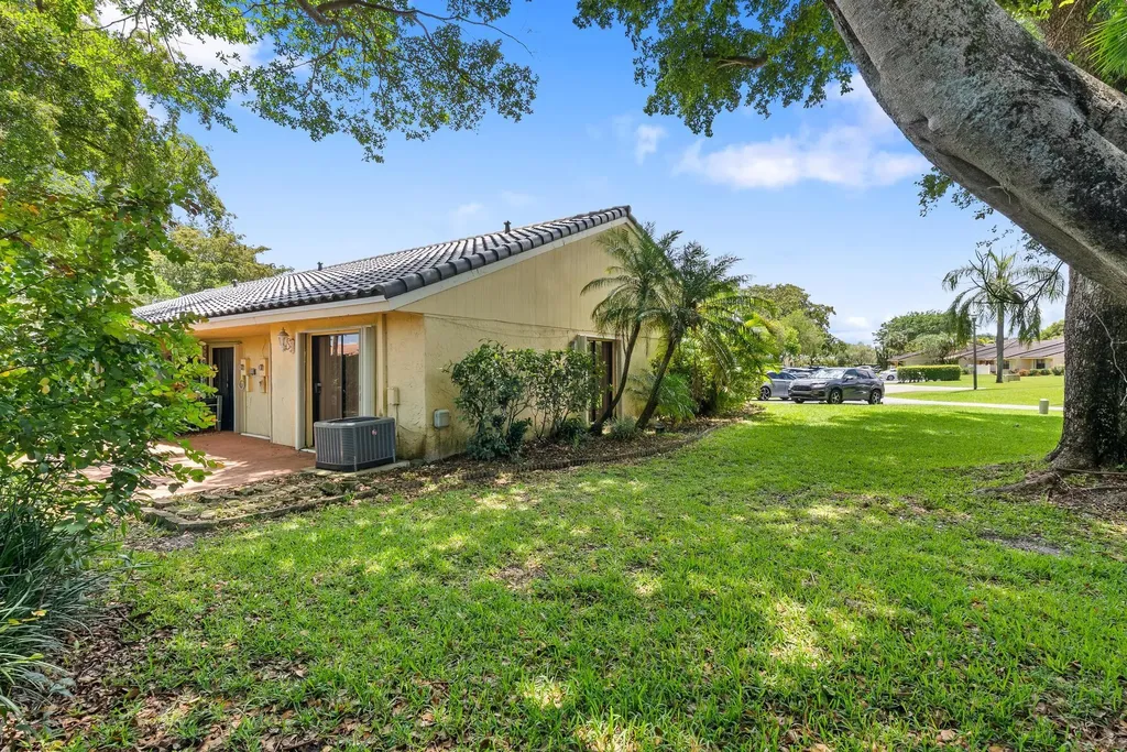 6789 Bridlewood Court Boca Raton FL 33433