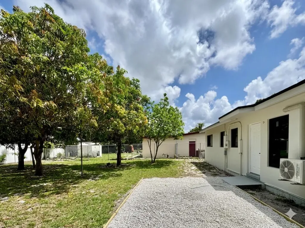 1795 Lauderdale Manor Drive Fort Lauderdale FL 33311