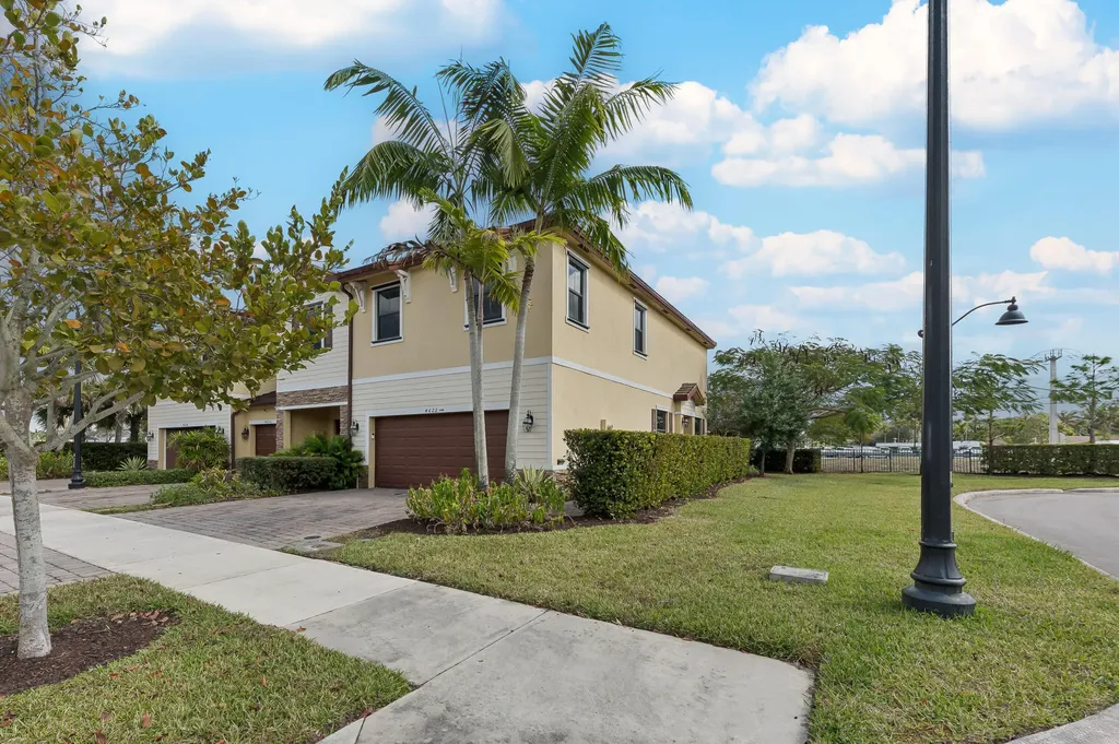 4622 Belgian Lane Davie FL 33314