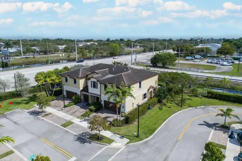 4622 Belgian Lane Davie FL 33314